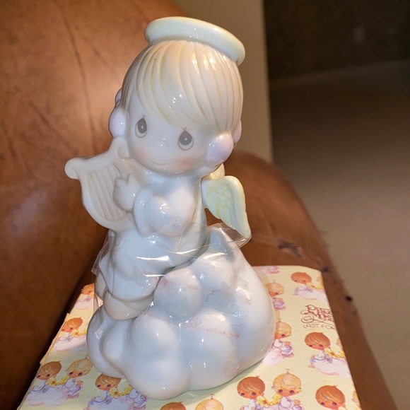 1995 Girl Angel On Cloud Salt & Pepper Shakers Precious Moments - Picture 1 of 10